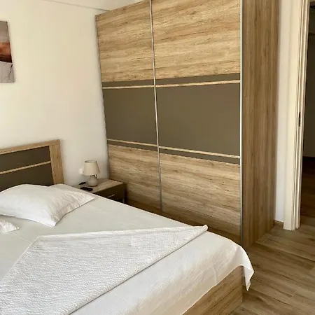 C By The Sea Apartment *
