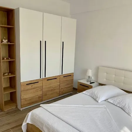 C By The Sea Apartment *